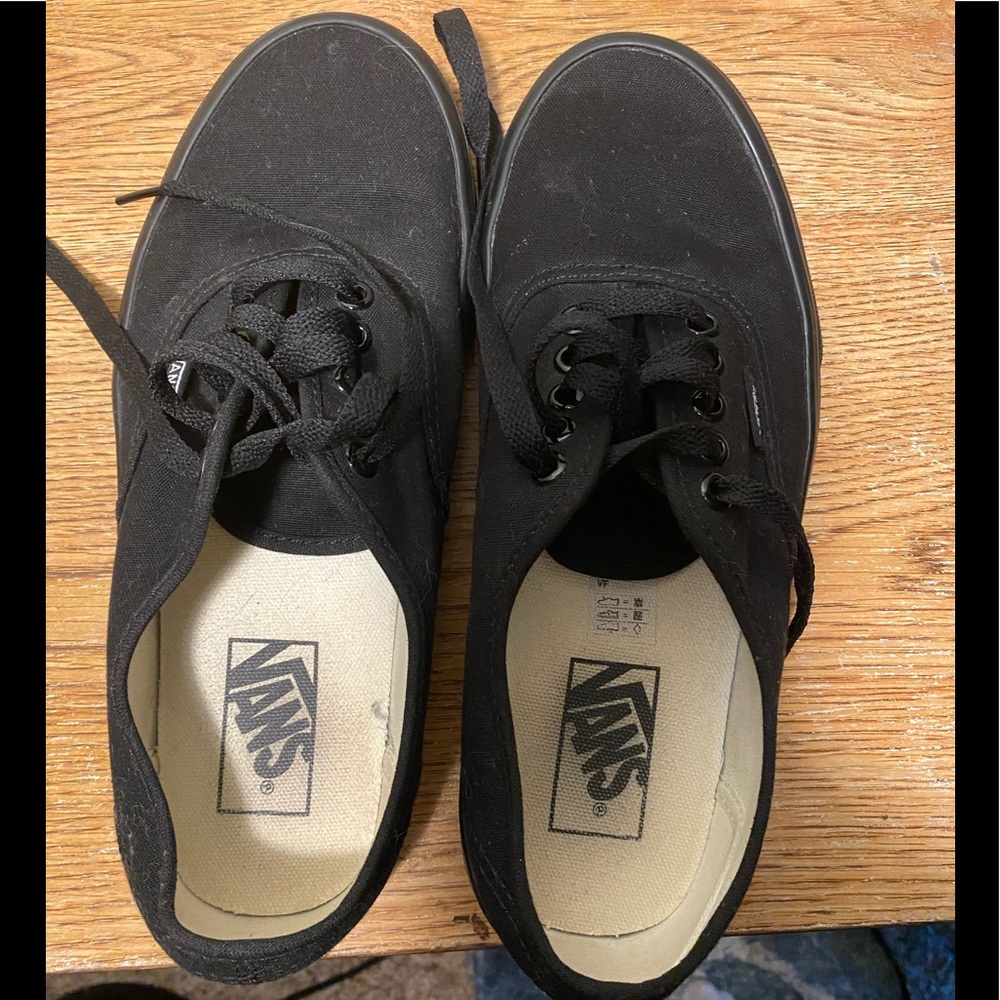Like new black Era Vans